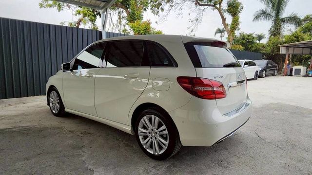 M-BENZ賓士 B200  第7張相片