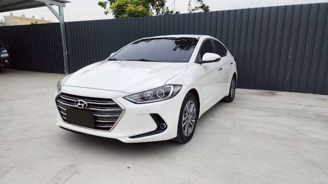 HYUNDAI現代 ELANTRA  第1張相片