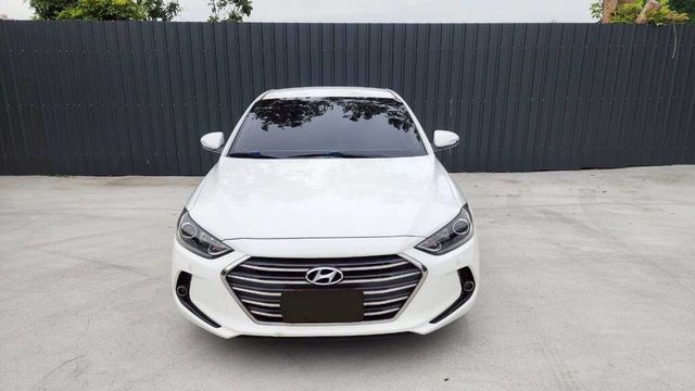 HYUNDAI現代 ELANTRA  第3張相片
