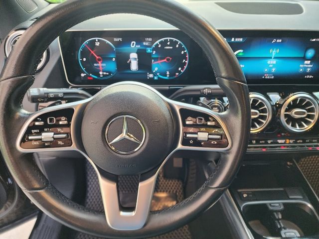 M-BENZ賓士 GLA250  第8張相片