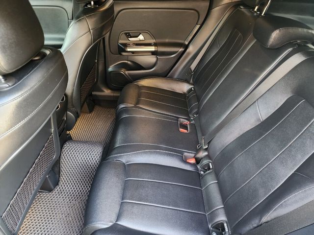 M-BENZ賓士 GLA250  第13張相片