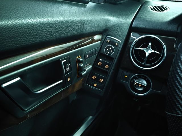 經典款復古方正車身/賓士豪華休旅  第12張相片