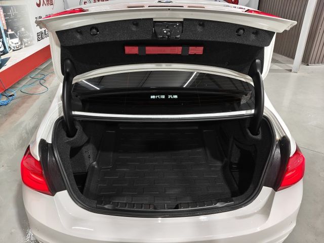 原鈑一手車況佳，操控順暢好開  第6張相片