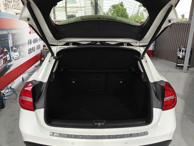 GLA200精品休旅/認證車/里程漂亮/大螢幕安卓機  第6張相片