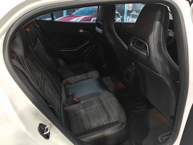 GLA200精品休旅/認證車/里程漂亮/大螢幕安卓機  第10張相片