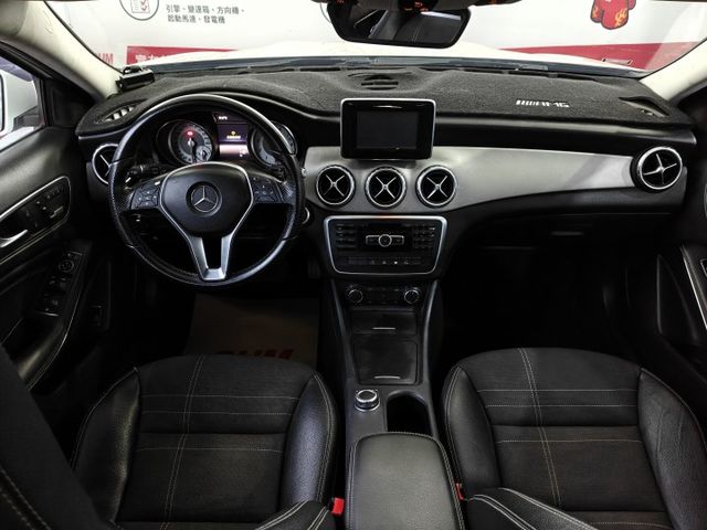 GLA200精品休旅/認證車/里程漂亮/大螢幕安卓機  第11張相片