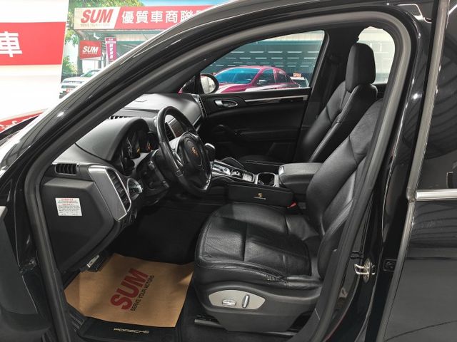 保時捷Cayenne柴油霸氣休旅｜環景配備齊全  第7張相片