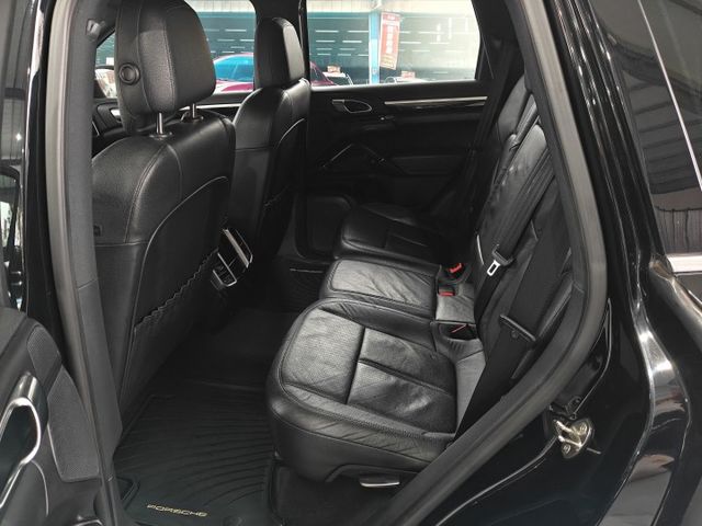 保時捷Cayenne柴油霸氣休旅｜環景配備齊全  第8張相片