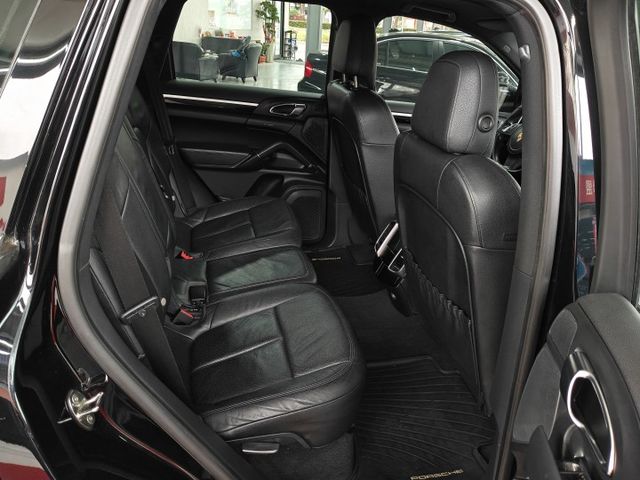 保時捷Cayenne柴油霸氣休旅｜環景配備齊全  第10張相片