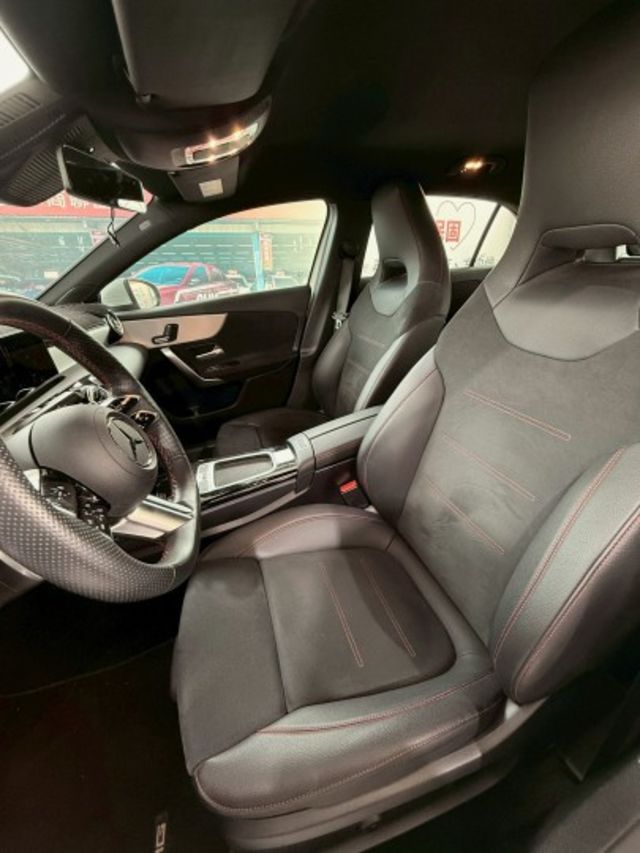 AMG/18吋鋁圈/麂皮跑車椅/車況優質  第6張相片