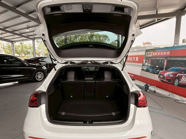 AMG/18吋鋁圈/麂皮跑車椅/車況優質  第11張相片