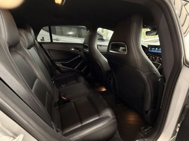 科技運動風迷人轎跑 / LED頭燈 / 18 吋輕合金輪圈  第11張相片