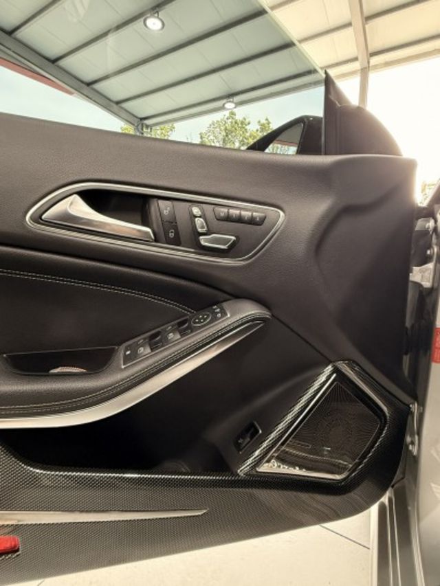 科技運動風迷人轎跑 / LED頭燈 / 18 吋輕合金輪圈  第14張相片