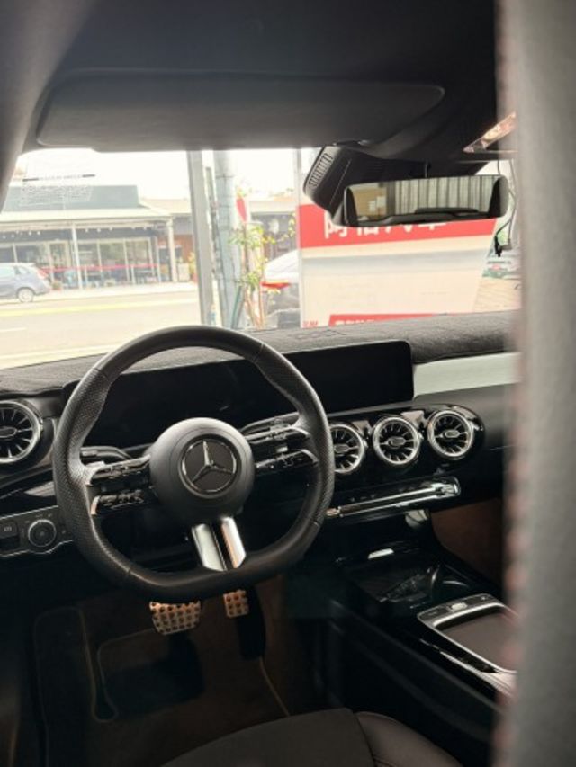AMG/18吋鋁圈/麂皮跑車椅/車況優質  第7張相片