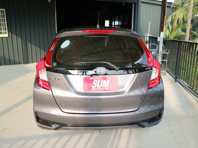 里程履約保證僅跑8萬 頂級S版 行車紀錄器 倒車顯影 衛星導航 換檔撥片 ECO節能 i-Key 循跡防滑 恆溫空調  第4張相片