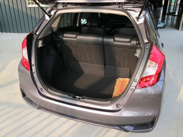 里程履約保證僅跑8萬 頂級S版 行車紀錄器 倒車顯影 衛星導航 換檔撥片 ECO節能 i-Key 循跡防滑 恆溫空調  第5張相片