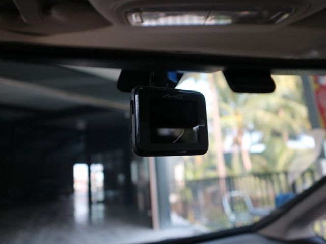 里程履約保證僅跑8萬 頂級S版 行車紀錄器 倒車顯影 衛星導航 換檔撥片 ECO節能 i-Key 循跡防滑 恆溫空調  第11張相片