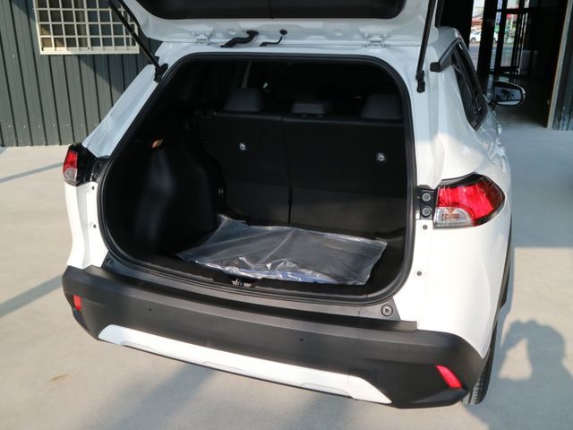 里程履約保證僅跑2萬 豪華版原廠保固 iKey 遠光自動控制 後出風口 前後行車紀錄器 CARPLAY ACC 車道偏離  第5張相片