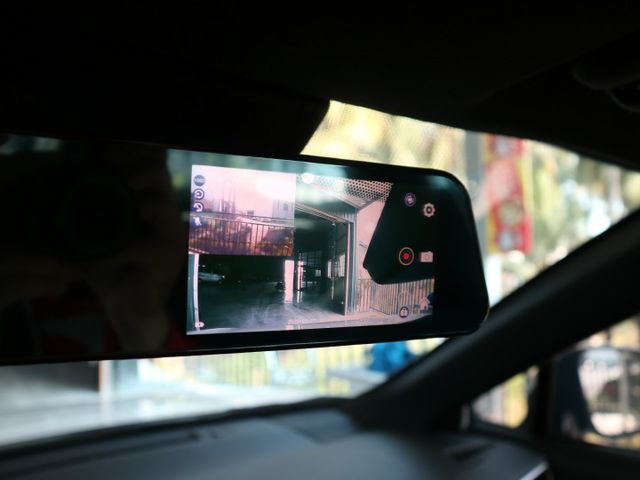 里程履約保證僅跑2萬 豪華版原廠保固 iKey 遠光自動控制 後出風口 前後行車紀錄器 CARPLAY ACC 車道偏離  第14張相片