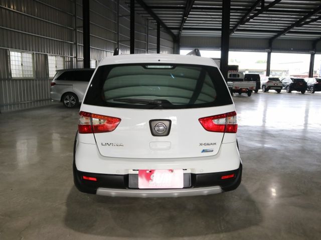 ※限量送影音系統※里程履約保證 霧燈 皮椅 冷暖空調 音響主機 電動窗 經典代步小車 環島級油耗 巨蛋級空間 絕佳車況  第5張相片