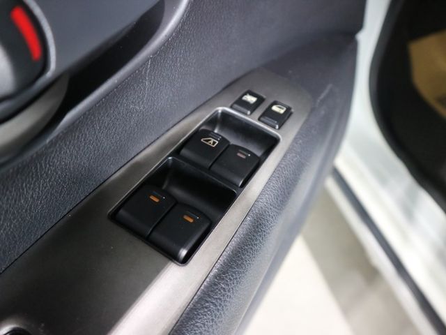 ※限量送影音系統※里程履約保證 霧燈 皮椅 冷暖空調 音響主機 電動窗 經典代步小車 環島級油耗 巨蛋級空間 絕佳車況  第8張相片