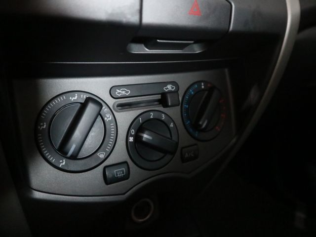 ※限量送影音系統※里程履約保證 霧燈 皮椅 冷暖空調 音響主機 電動窗 經典代步小車 環島級油耗 巨蛋級空間 絕佳車況  第12張相片