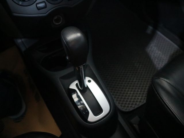 ※限量送影音系統※里程履約保證 霧燈 皮椅 冷暖空調 音響主機 電動窗 經典代步小車 環島級油耗 巨蛋級空間 絕佳車況  第13張相片