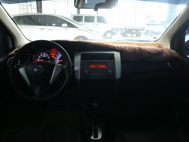 ※限量送影音系統※里程履約保證 霧燈 皮椅 冷暖空調 音響主機 電動窗 經典代步小車 環島級油耗 巨蛋級空間 絕佳車況  第14張相片