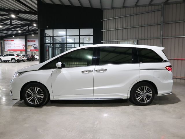 里程履約保證 APEX頂級版 加配電動尾門 電動天窗/座椅 ACC 車道偏離 盲點 環景 導航 CARPLAY LED燈  第3張相片