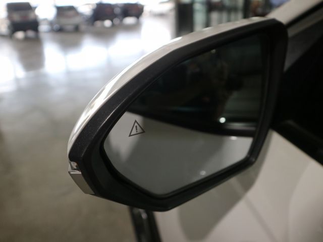 里程履約保證僅跑3萬 頂級B款 全景天窗 電動座椅/尾門 盲點 LED頭燈/日行燈/尾燈 倒車顯影 CARPLAY 胎壓  第7張相片