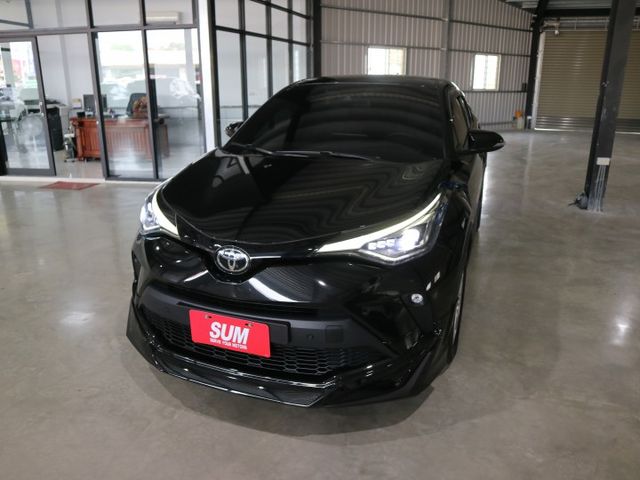 里程履約保證僅跑4萬 小改款豪華版 空力套件 LED日行燈/頭燈/尾燈 盲點 電動尾門/座椅 倒車顯影 CARPLAY  第1張相片