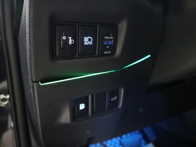 里程履約保證僅跑4萬 小改款豪華版 空力套件 LED日行燈/頭燈/尾燈 盲點 電動尾門/座椅 倒車顯影 CARPLAY  第8張相片