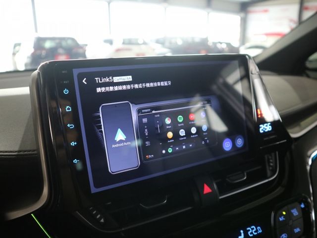 里程履約保證僅跑4萬 小改款豪華版 空力套件 LED日行燈/頭燈/尾燈 盲點 電動尾門/座椅 倒車顯影 CARPLAY  第13張相片