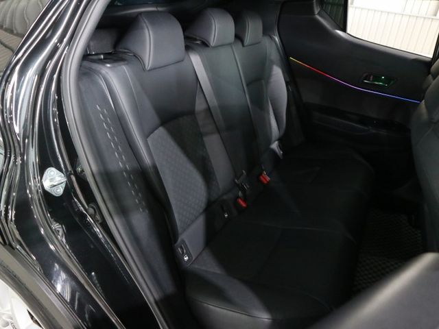 里程履約保證僅跑4萬 小改款豪華版 空力套件 LED日行燈/頭燈/尾燈 盲點 電動尾門/座椅 倒車顯影 CARPLAY  第17張相片