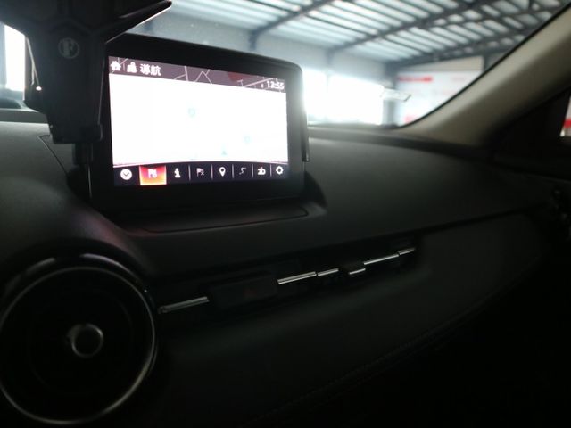 里程履約保證僅跑7萬 旗艦版ACC LED日行燈/頭燈/尾燈 CARPLAY 胎壓 前後行車紀錄器 導航 倒車顯影 盲點  第11張相片