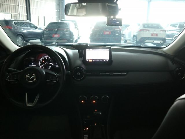 里程履約保證僅跑7萬 旗艦版ACC LED日行燈/頭燈/尾燈 CARPLAY 胎壓 前後行車紀錄器 導航 倒車顯影 盲點  第17張相片