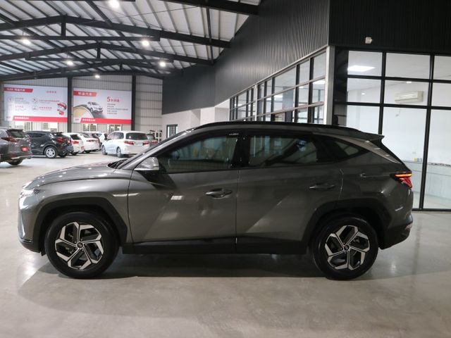 里程履約保證僅跑2萬 頂級B款原廠保固 全景天窗 盲點 電動座椅/尾門 環景 CARPLAY 胎壓 抬顯 導航 ACC  第3張相片