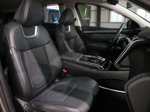 里程履約保證僅跑2萬 頂級B款原廠保固 全景天窗 盲點 電動座椅/尾門 環景 CARPLAY 胎壓 抬顯 導航 ACC  第18張相片