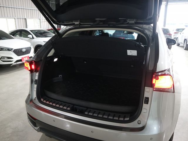 里程履約保證僅跑5萬 菁英PLUS版 電動尾門 雙電動座椅 LED日行燈/頭燈/尾燈 CARPLAY 車道偏離 盲點  第5張相片