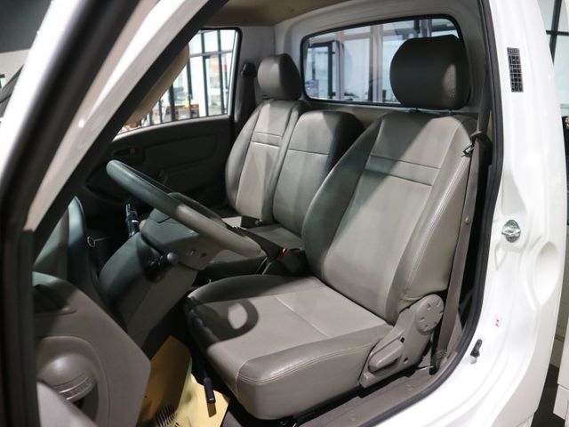 里程履約保證僅跑1萬 原廠保養 HAC上坡輔助 行車紀錄器 循跡防滑 霧燈 皮椅 冷暖空調 音響主機 自動感應頭燈  第7張相片