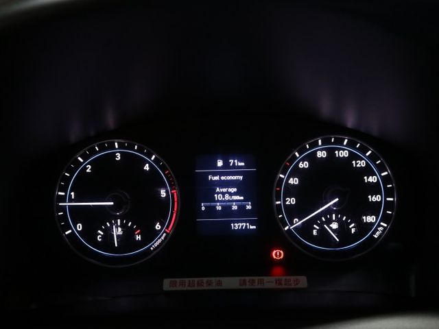 里程履約保證僅跑1萬 原廠保養 HAC上坡輔助 行車紀錄器 循跡防滑 霧燈 皮椅 冷暖空調 音響主機 自動感應頭燈  第12張相片