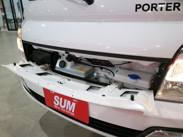 里程履約保證僅跑1萬 原廠保養 HAC上坡輔助 行車紀錄器 循跡防滑 霧燈 皮椅 冷暖空調 音響主機 自動感應頭燈  第20張相片