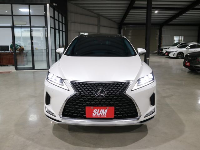 里程履約保證 最頂級旗艦版 雙電動記憶座椅 ML音響 全景天窗 通風座椅 電動尾門 CARPLAY 環景 電動尾門 盲點  第6張相片