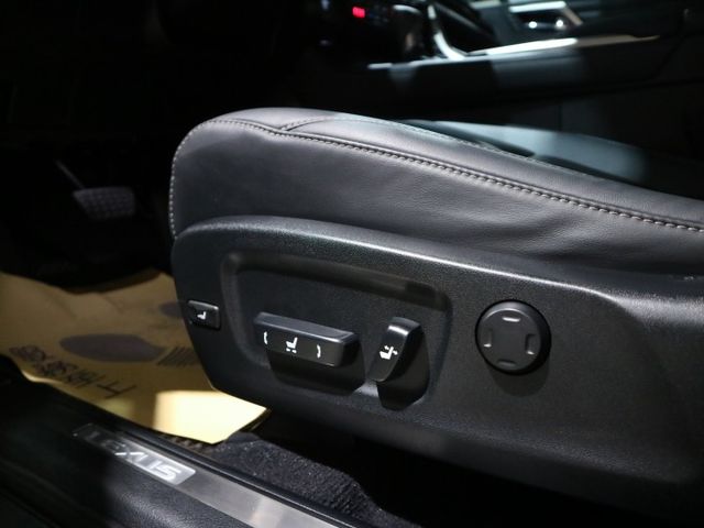 里程履約保證 最頂級旗艦版 雙電動記憶座椅 ML音響 全景天窗 通風座椅 電動尾門 CARPLAY 環景 電動尾門 盲點  第7張相片