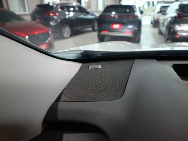 里程履約保證 最頂級旗艦版 雙電動記憶座椅 ML音響 全景天窗 通風座椅 電動尾門 CARPLAY 環景 電動尾門 盲點  第8張相片