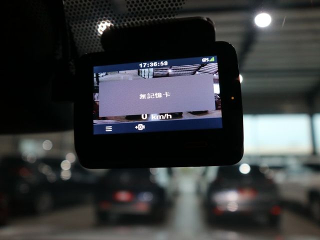 里程履約保證 最頂級旗艦版 雙電動記憶座椅 ML音響 全景天窗 通風座椅 電動尾門 CARPLAY 環景 電動尾門 盲點  第15張相片