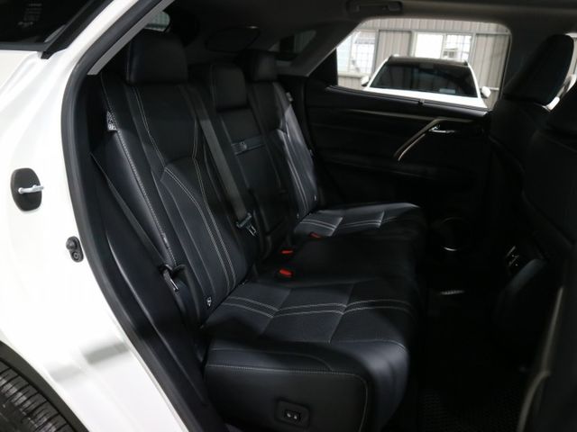 里程履約保證 最頂級旗艦版 雙電動記憶座椅 ML音響 全景天窗 通風座椅 電動尾門 CARPLAY 環景 電動尾門 盲點  第16張相片