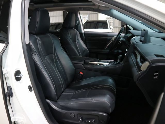 里程履約保證 最頂級旗艦版 雙電動記憶座椅 ML音響 全景天窗 通風座椅 電動尾門 CARPLAY 環景 電動尾門 盲點  第17張相片