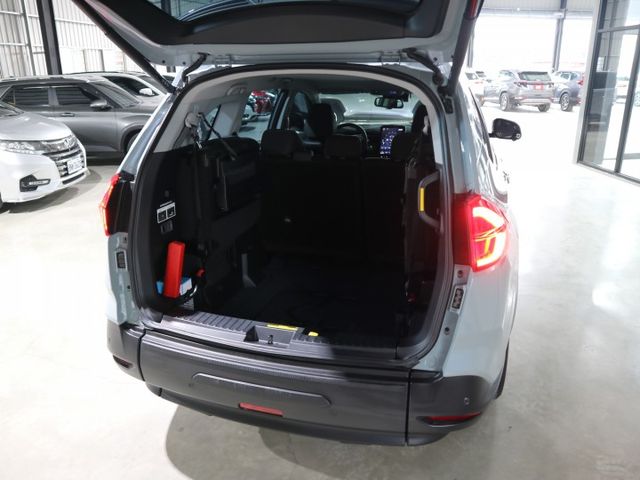 里程履約保證僅跑2萬 樂活版 福祉車 四向行車紀錄器 胎壓顯示 CARPLAY LED日行燈/頭燈/尾燈 ACC 盲點  第5張相片