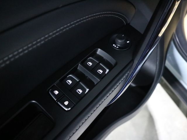 里程履約保證僅跑2萬 樂活版 福祉車 四向行車紀錄器 胎壓顯示 CARPLAY LED日行燈/頭燈/尾燈 ACC 盲點  第9張相片